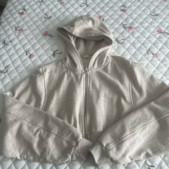 ALO Yoga Black and Being Women's Sweater 2x70 or 50 each - Picture 3 of 4